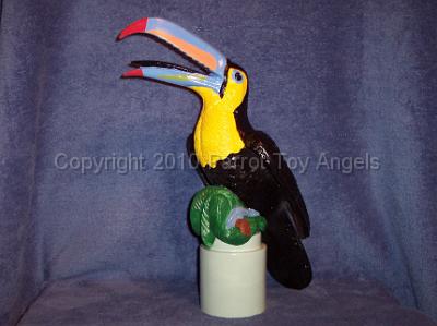 toucan.jpg - Toucan Statue - 13" Tall